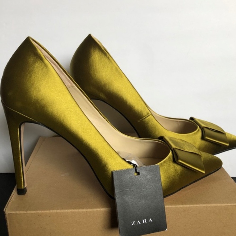 ZARA Green Satin Bow Pump Heel